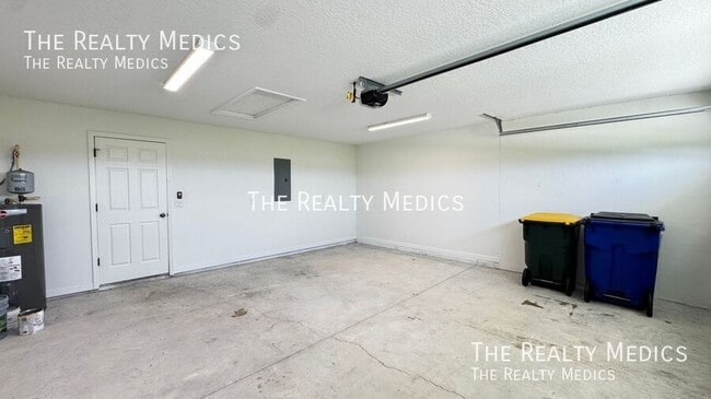 Building Photo - 8219 Cozumel Ln