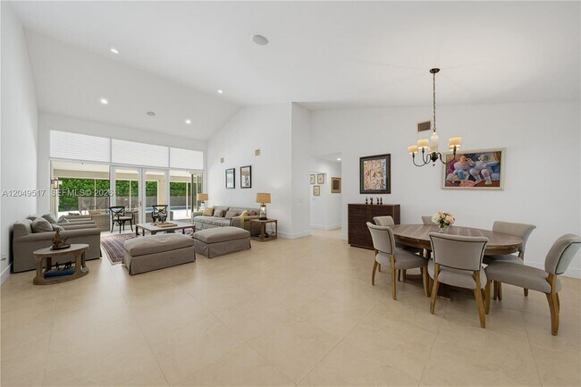 Building Photo - 14601 Pompano Dr