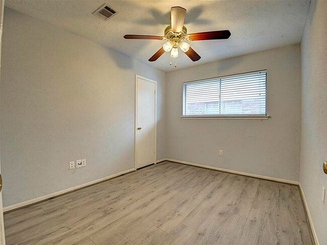 Building Photo - 11830 Mulholland Dr