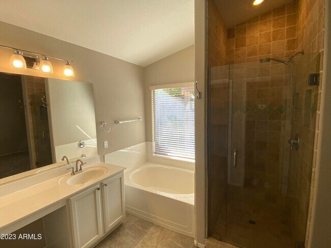 Building Photo - 6335 W Saddlehorn Rd