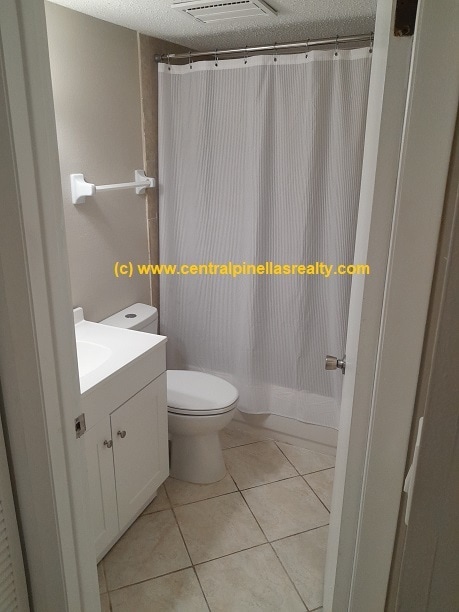 Building Photo - 2400 Winding Creek Blvd