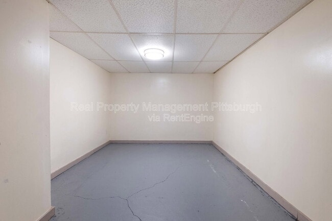 Building Photo - 31 Miltenberger St