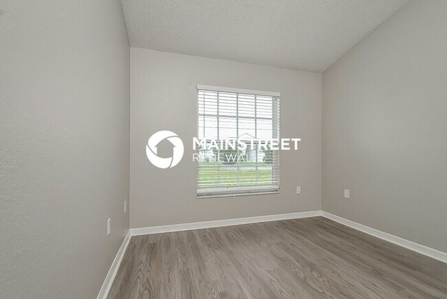 Building Photo - 3 Bedroom Pet-Friendly Home in Winter Have...