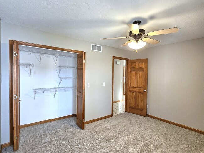 Building Photo - 2802 Cronin Dr