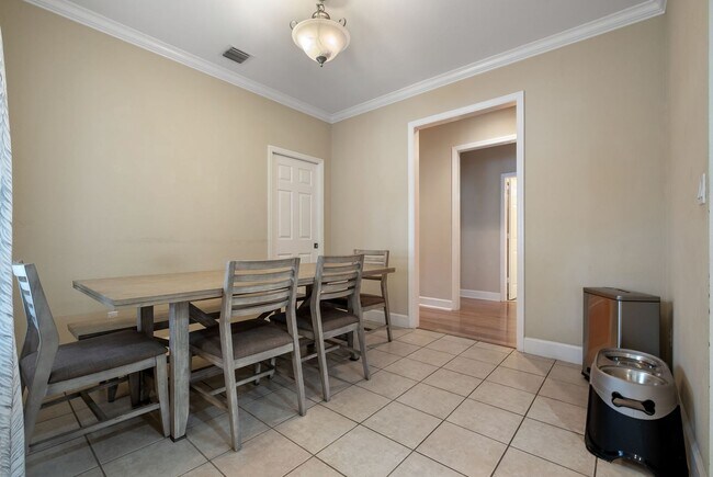 Building Photo - Southwood Home With Large Yard