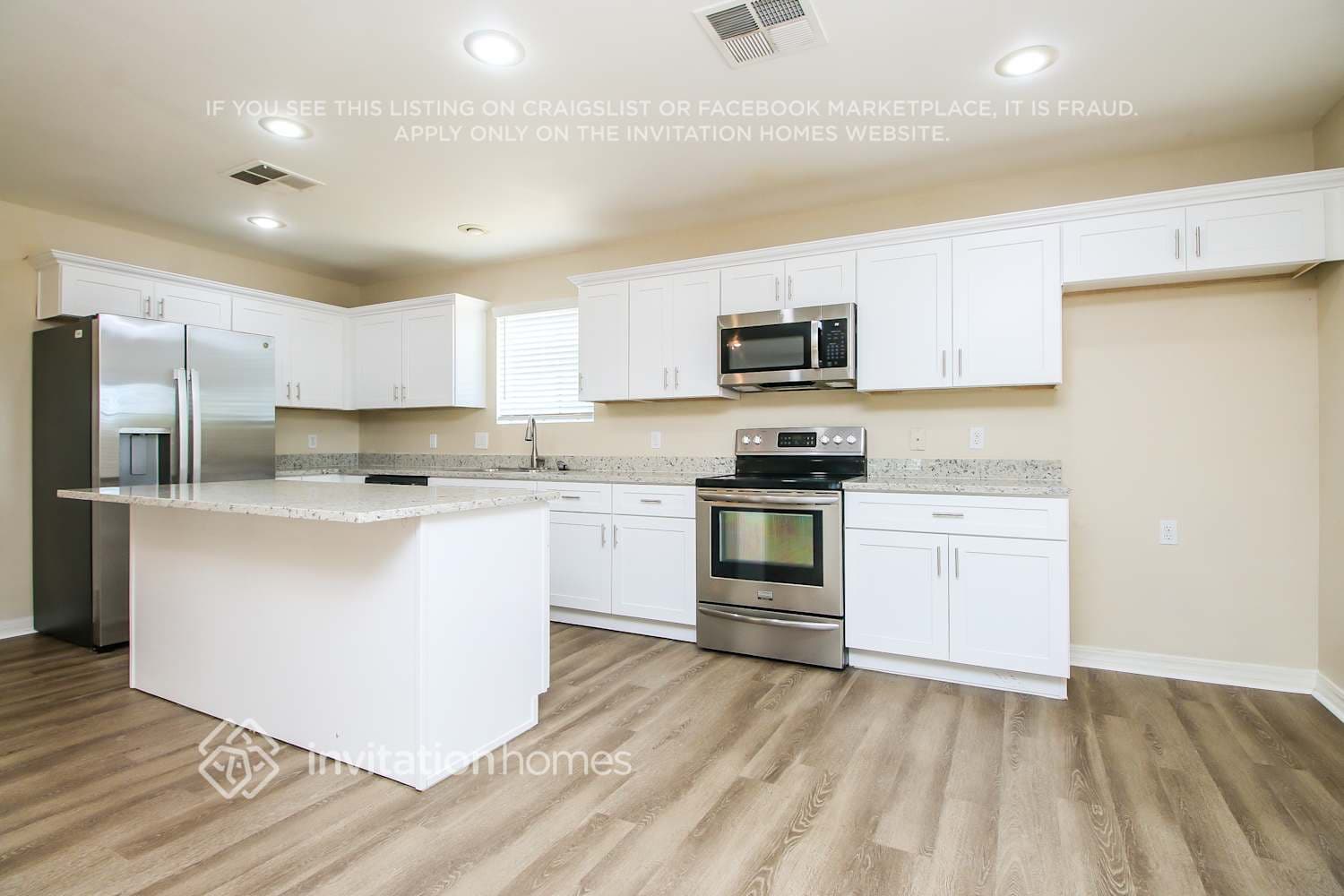 Building Photo - 2551 E Diamond Cir