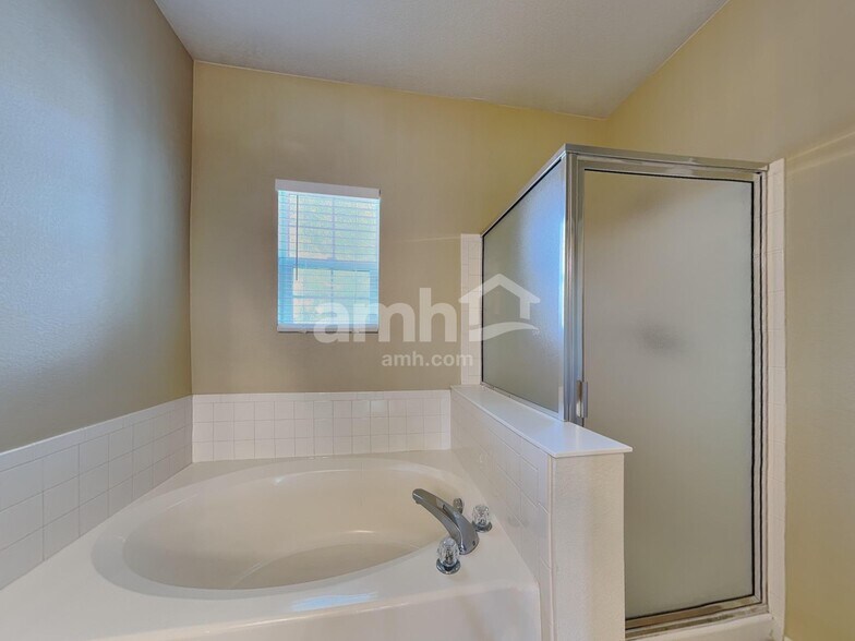 Building Photo - 13938 Ivy St