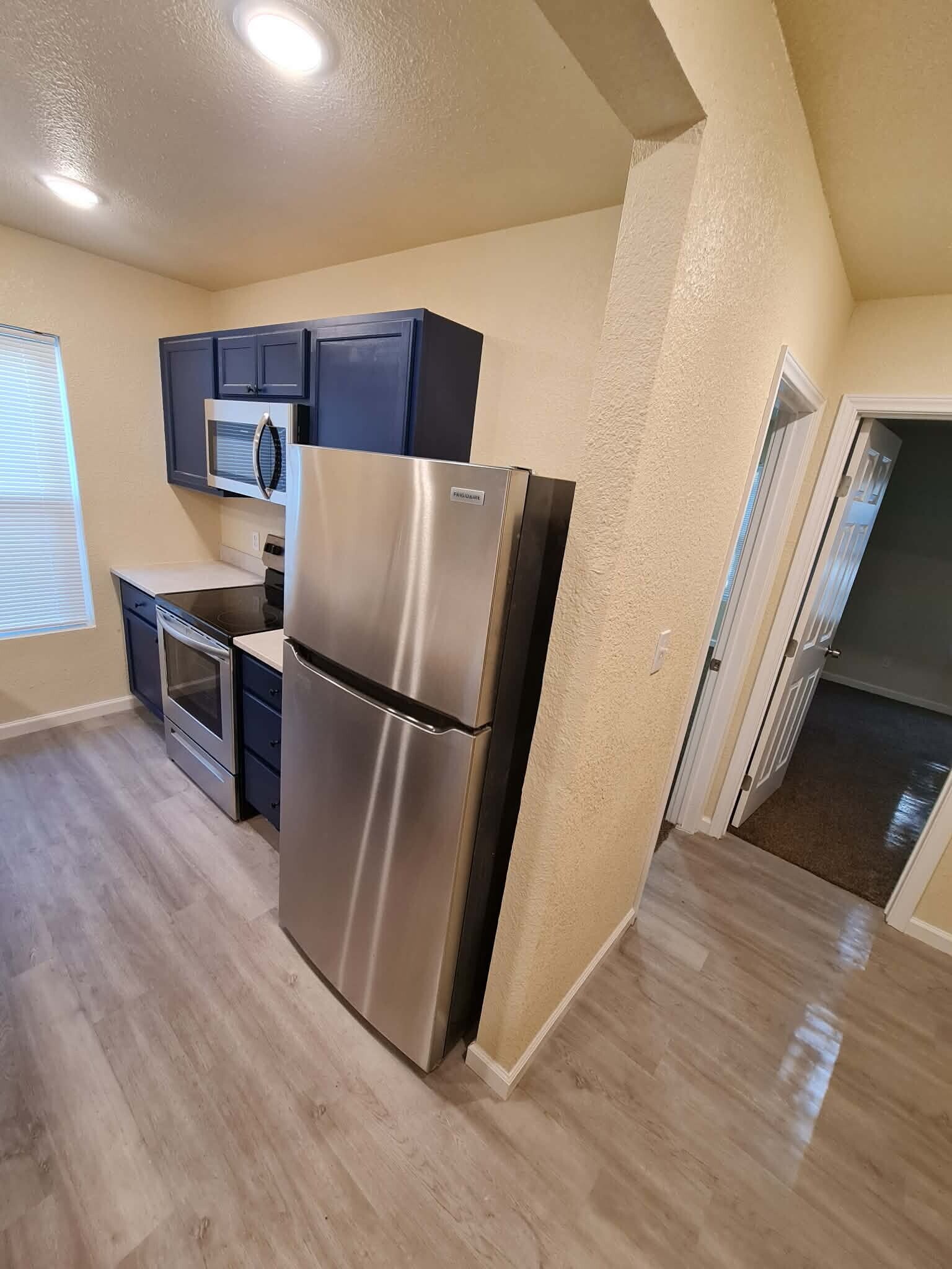Building Photo - 527 Oak Lawn Dr