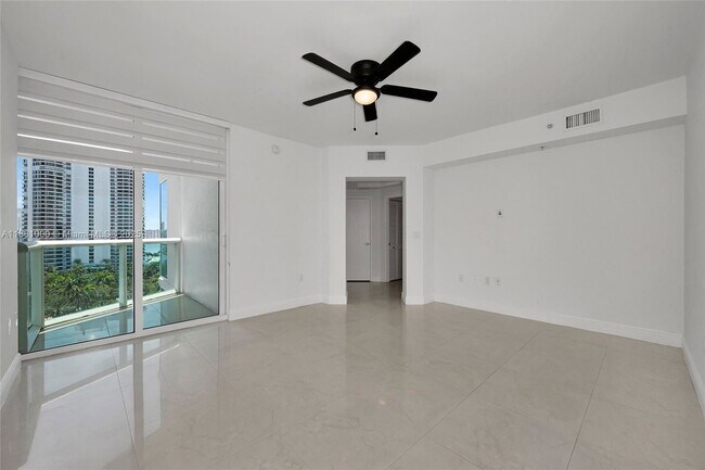 Building Photo - 19400 Turnberry Way