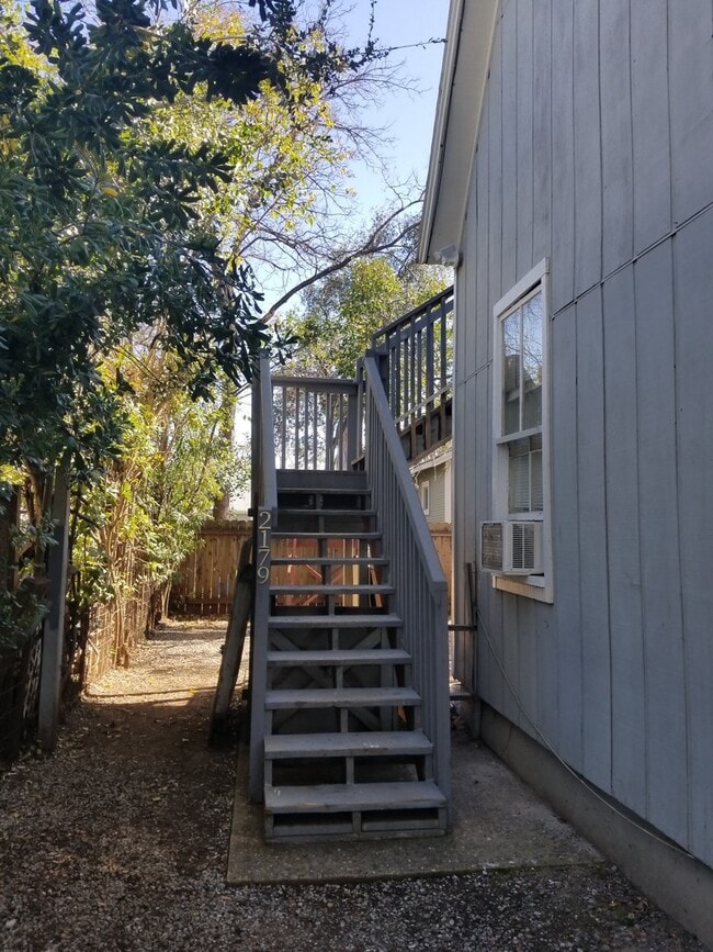 Primary Photo - Upstairs Apartment in 2-Unit Property - DO...
