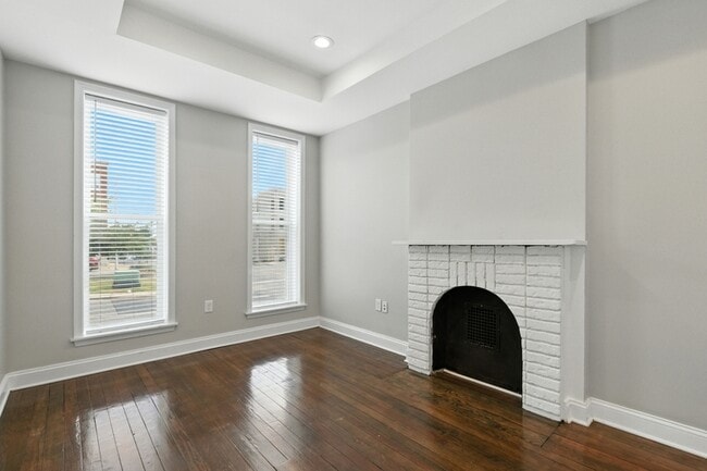 Building Photo - 1700 N Broadway