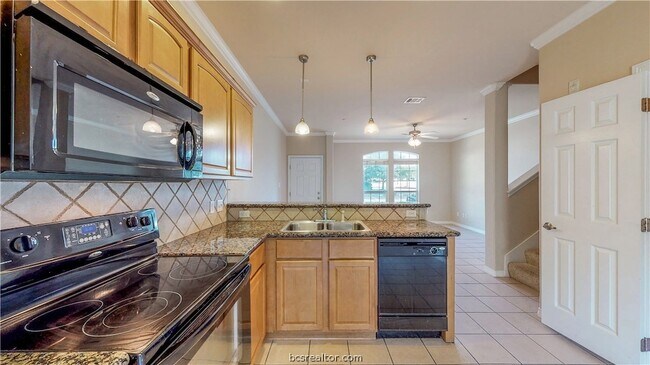 Building Photo - 305 Holleman Dr E