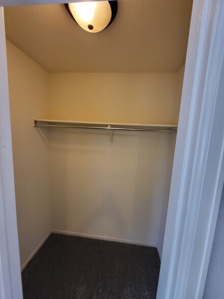 Room 2 Closet - 2704 Breckenridge PL