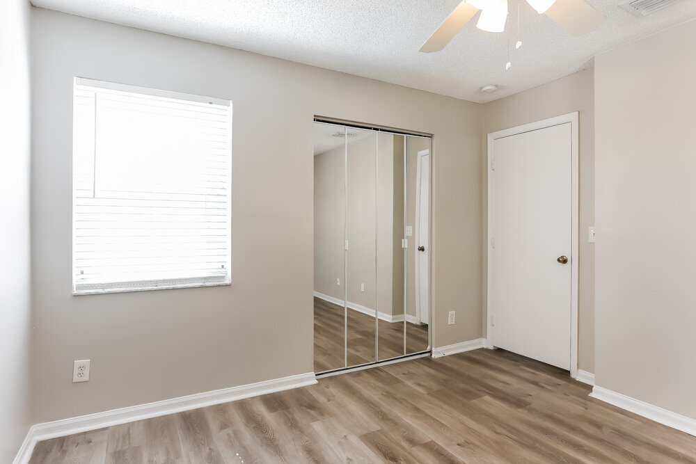 Building Photo - 15400 SW 51st Manor