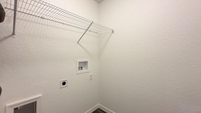 Building Photo - 40 Maple Ln