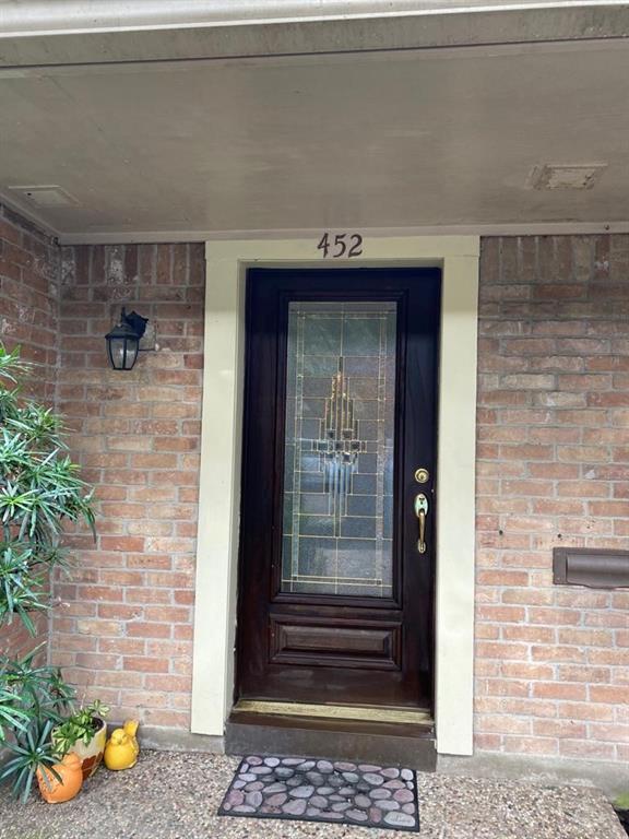 Building Photo - 452 N Post Oak Ln