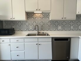 Building Photo - 922 Plumas St