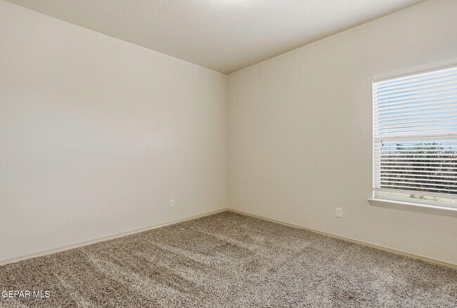 Building Photo - 3144 Hidden Creek Dr