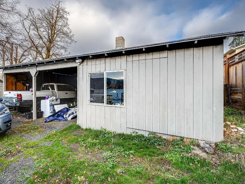 Building Photo - 705 S East St