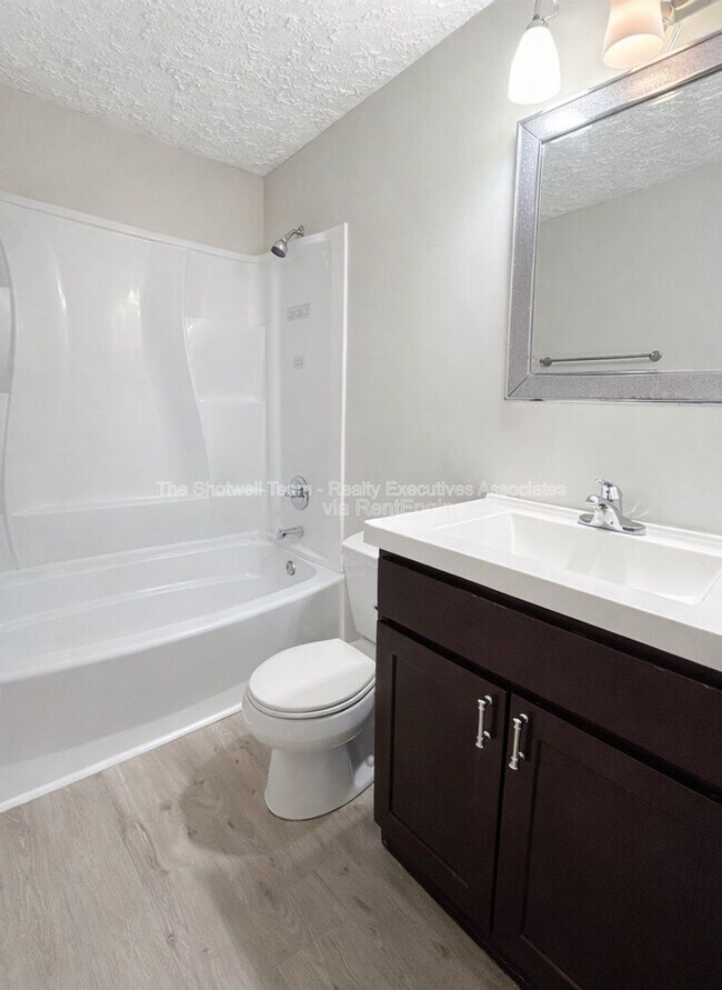 Building Photo - 5705 Davida Rd NW