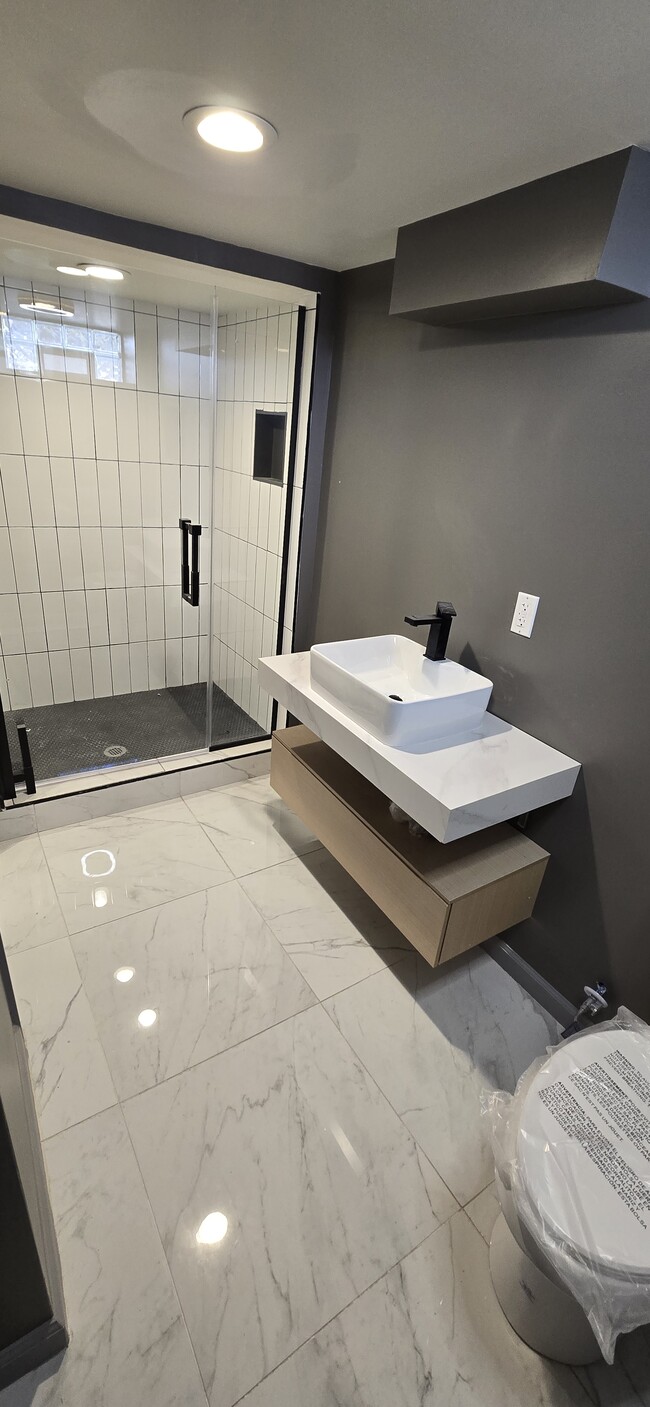 Building Photo - 15800 Whitcomb