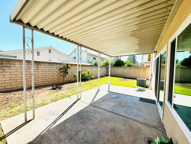 Building Photo - Cerritos, home