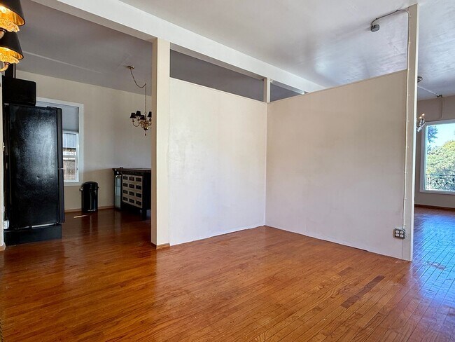 Building Photo - Gorgeous studio for rent in Sausalito!