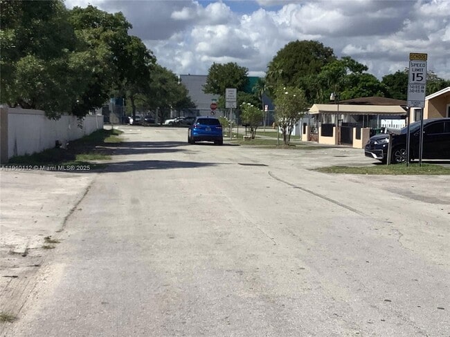 Building Photo - 7435 SW 23rd St