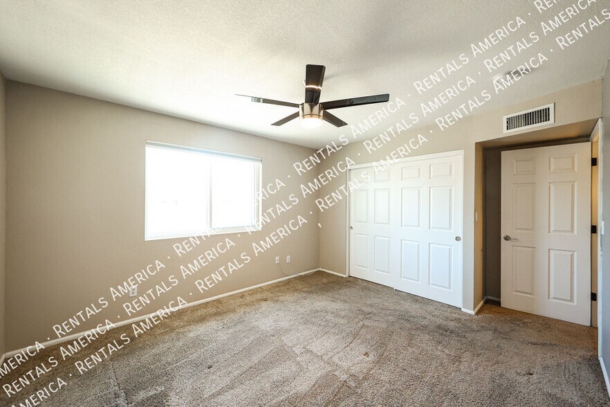 Building Photo - 10627 S 44th St