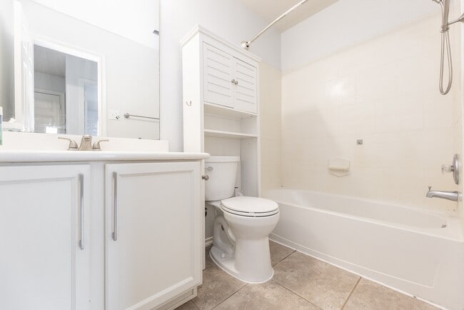 Building Photo - 24662 Folkstone Cir