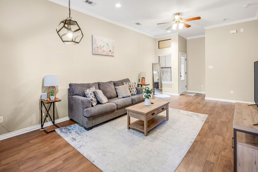 Building Photo - AUGUST PRE-LEASE Spacious 3 Bedroom 2.5 Bathroom Townhome with Covered Parking