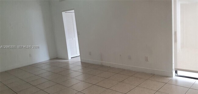 Building Photo - 6702 SW 152nd Pl