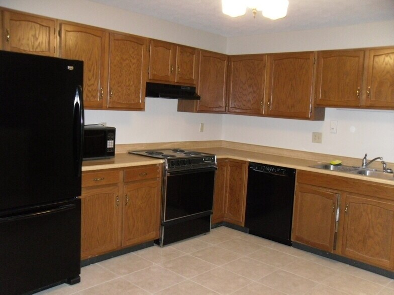 Building Photo - 1130 Cymar Dr E