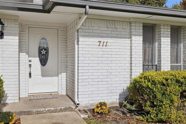 Building Photo - 711 Rivercrest Blvd