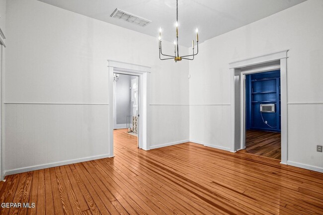 Building Photo - 3225 Fort Blvd