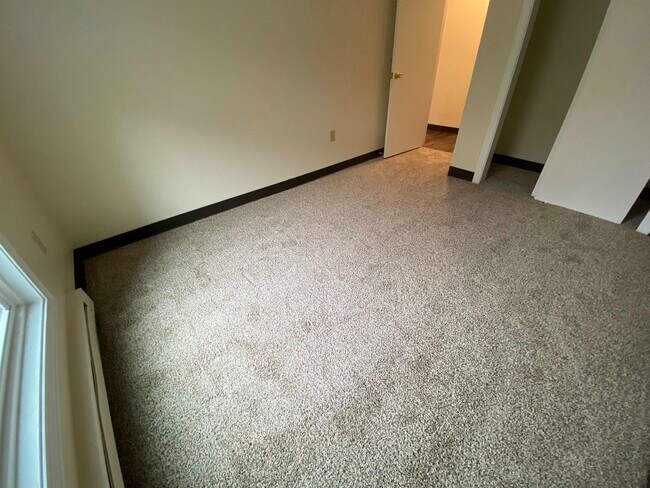 Building Photo - 143 Eastern Ave