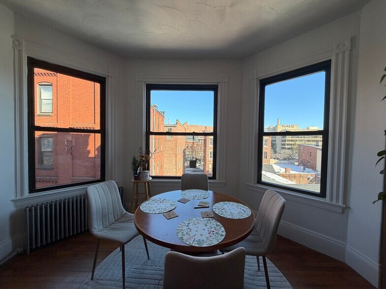 Building Photo - 22 Davis Ave