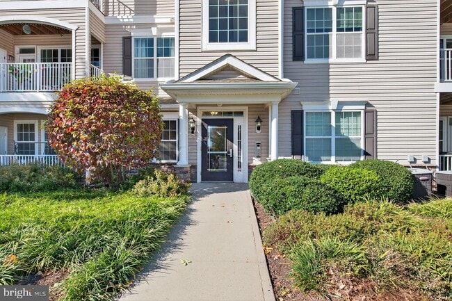 Building Photo - 127 Timberlake Dr