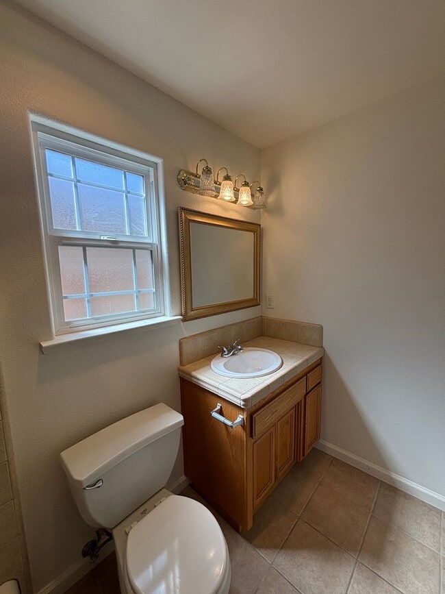 Building Photo - P32000