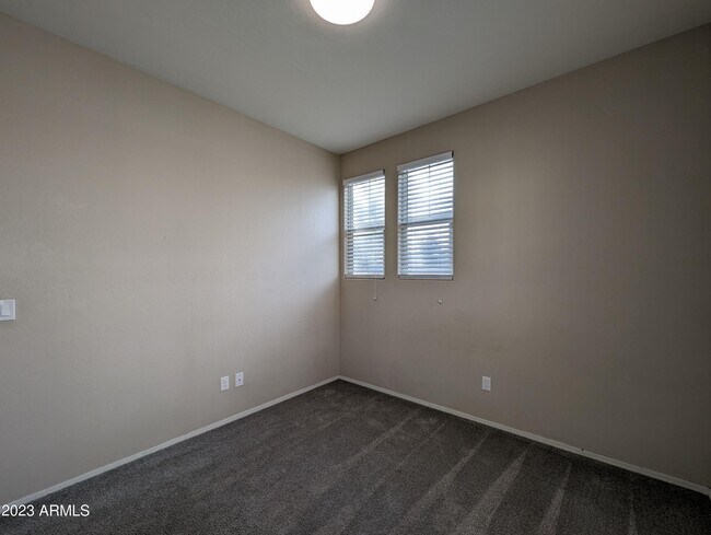 Building Photo - 1253 N 166th Ave
