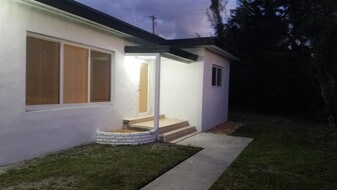 Building Photo - 510 NW 113th St