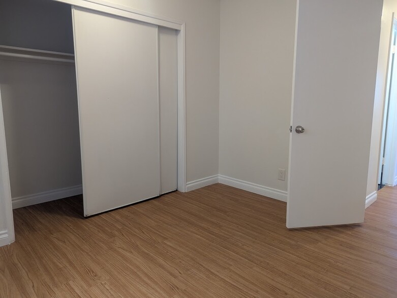 Building Photo - 214 Melrose Dr