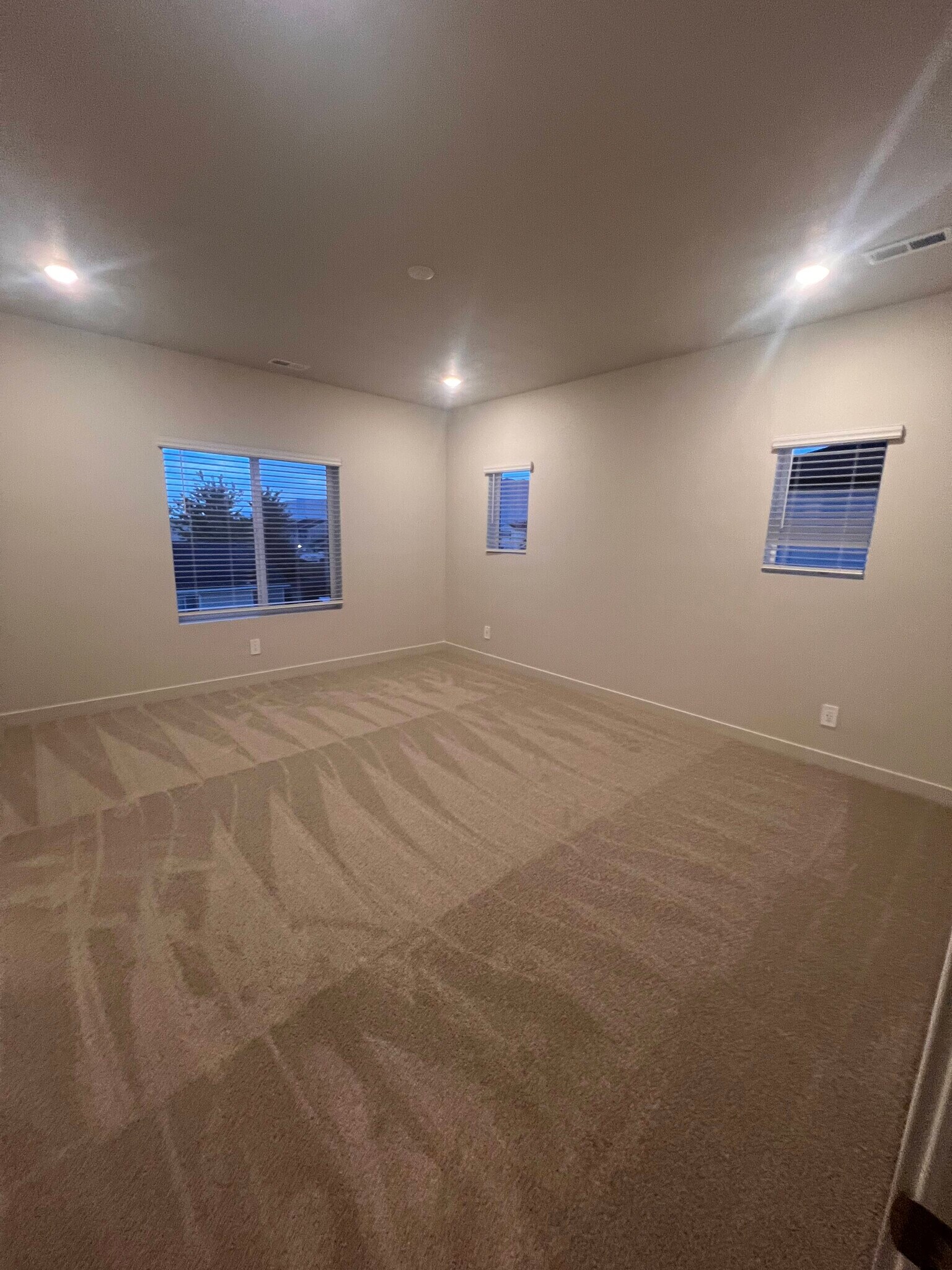 Master Bed - 384 W 630 N