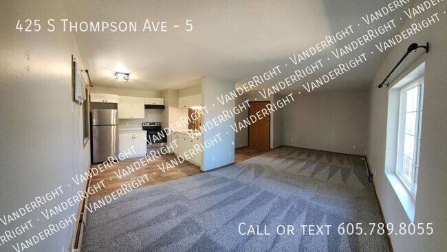 Building Photo - 425 S Thompson Ave