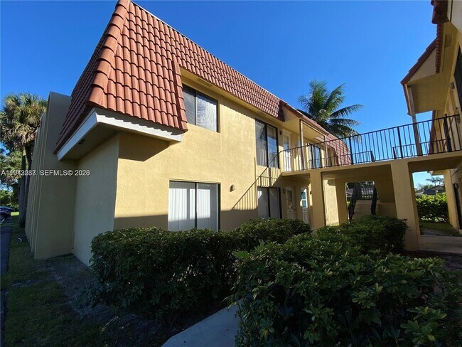 Building Photo - 11398 Royal Palm Blvd