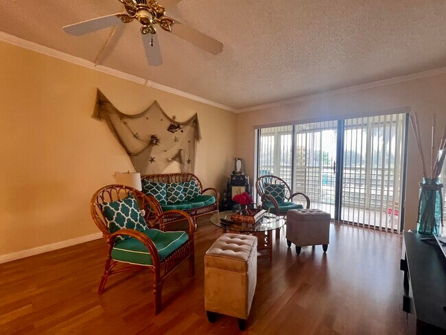 Building Photo - 3154 Via Poinciana