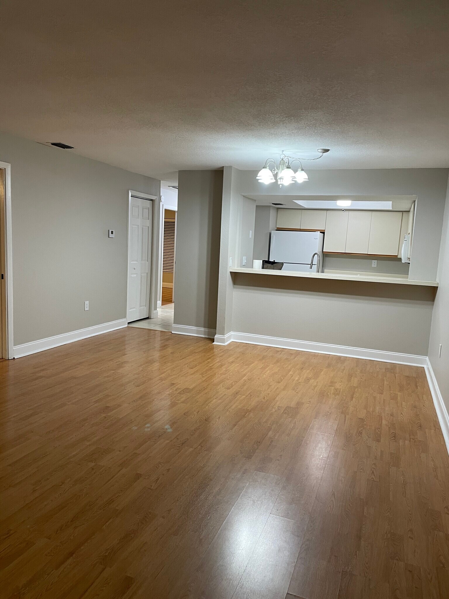 Dining room - 733 Carpenters Way