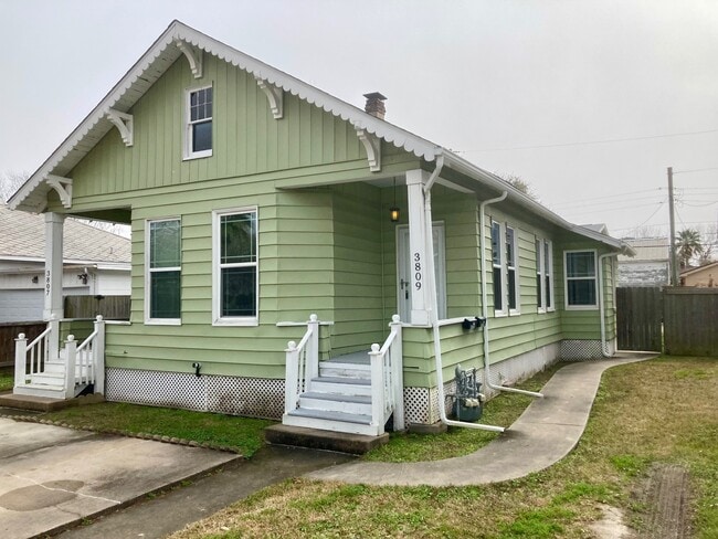 Building Photo - 3809 Avenue O