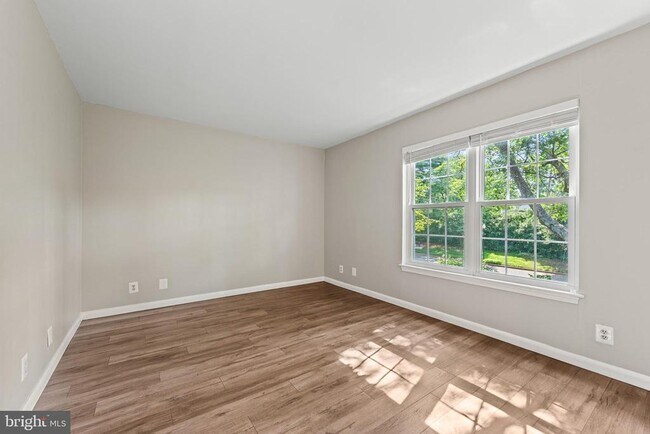 Building Photo - 7621 Provincial Dr