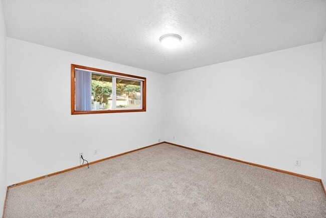 Building Photo - Remodeled 3 bedroom with washer & dryer hook ups
